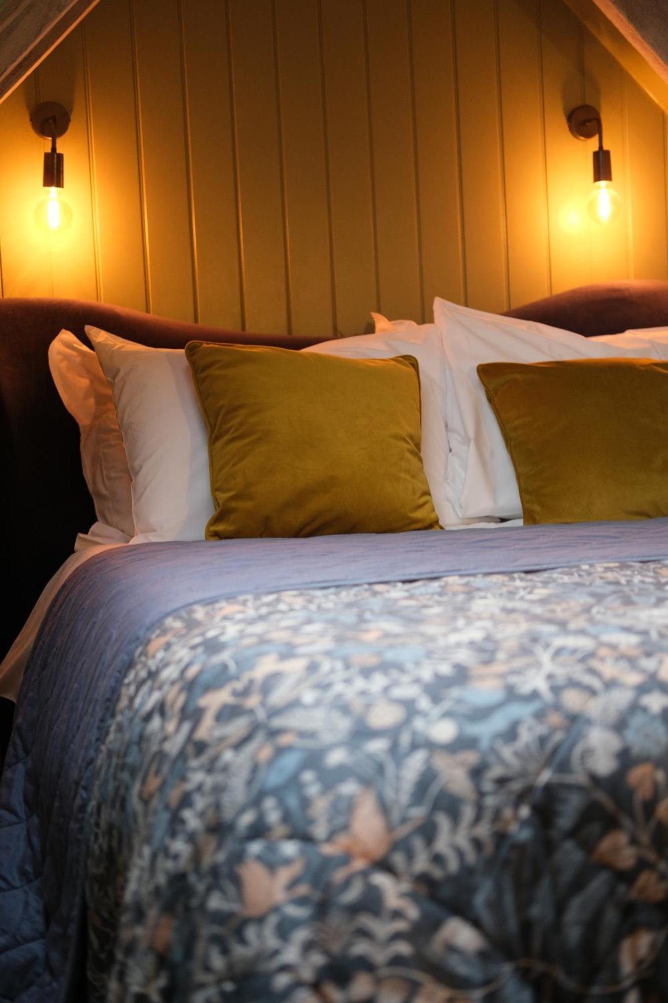 The Crown Inn Dial Post Horsham Room photo
